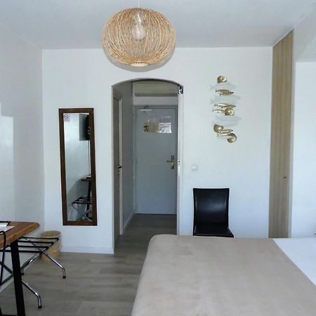 Hôtel de la Vierge Noire Sainte-Maxime Extérieur photo