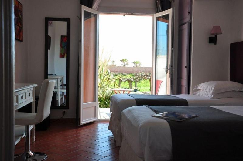 Hôtel de la Vierge Noire Sainte-Maxime Extérieur photo