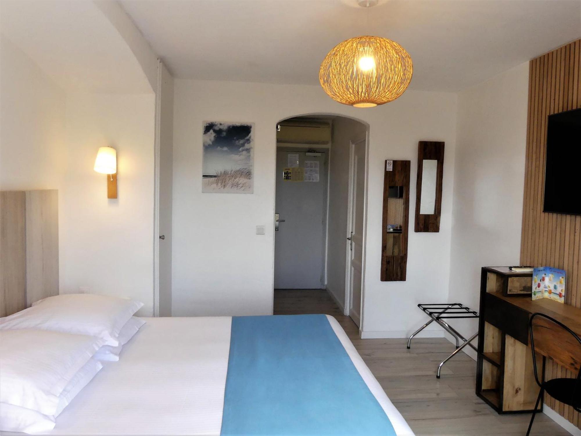 Hôtel de la Vierge Noire Sainte-Maxime Extérieur photo