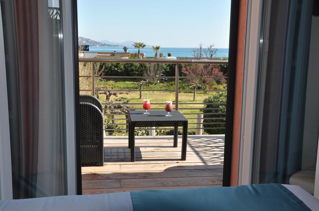 Hôtel de la Vierge Noire Sainte-Maxime Extérieur photo