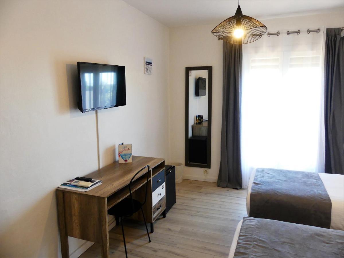 Hôtel de la Vierge Noire Sainte-Maxime Extérieur photo